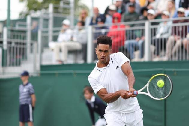 Wimbledon Tag Eins 3. Juli 2023, Wimbledon Wimbledon Tennis Championships Tag Eins Michael Mmoh USA in Aktion während seines Herreneinzelspiels in der ersten Runde gegen Felix Auger Aliassime CAN Foto Charlotte Wilson Offside Wimbledon UK  Copyright: xCharlottexWilsonx xOffsidexOffside