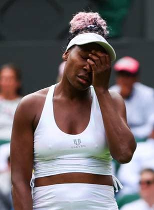 Mandatory Credit: Photo by Ella Ling Shutterstock (13992814dl) Venus Williams looks dejected on Centre Court Wimbledon Tennis Championships, Day 1, The All England Lawn Tennis and Croquet Club, London, UK - 03 Jul 2023 Wimbledon Tennis Championships, Day 1, The All England Lawn Tennis and Croquet Club, London, UK - 03 Jul 2023  Copyright: xEllaxLing Shutterstockx 13992814dl