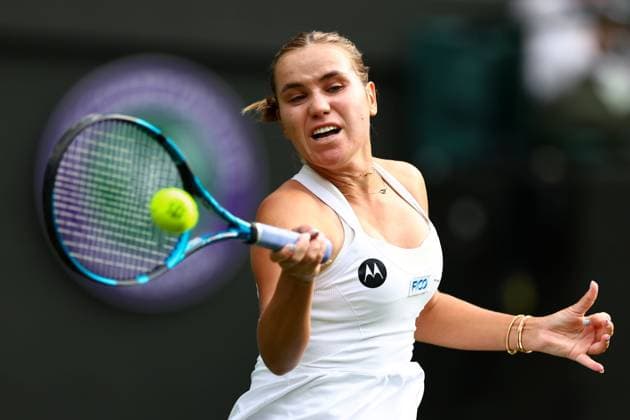 Mandatory Credit: Photo by Simon Dael Shutterstock (13992952el) Sofia Kenin during her first round match Wimbledon Tennis Championships, Day 1, The All England Lawn Tennis and Croquet Club, London, UK - 03 Jul 2023 Wimbledon Tennis Championships, Day 1, The All England Lawn Tennis and Croquet Club, London, UK - 03 Jul 2023  Copyright: xSimonxDael Shutterstockx 13992952el