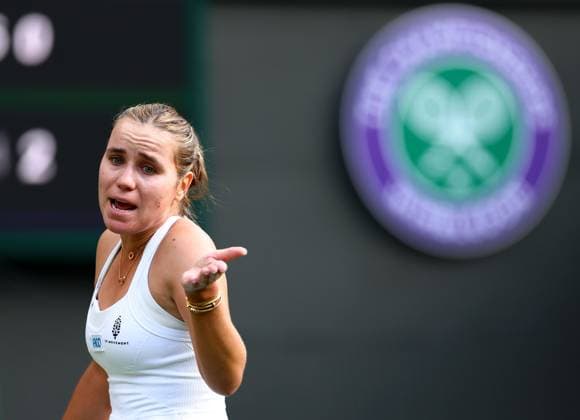 Mandatory Credit: Photo by Simon Dael Shutterstock (13992952fa) Sofia Kenin during her first round match Wimbledon Tennis Championships, Day 1, The All England Lawn Tennis and Croquet Club, London, UK - 03 Jul 2023 Wimbledon Tennis Championships, Day 1, The All England Lawn Tennis and Croquet Club, London, UK - 03 Jul 2023  Copyright: xSimonxDael Shutterstockx 13992952fa