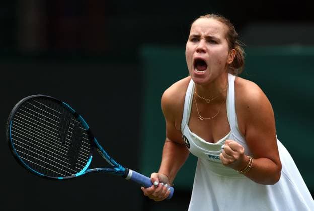 Sport Themen der Woche KW27 Sport Bilder des Tages Mandatory Credit: Photo by Simon Dael Shutterstock (13992952ga) Sofia Kenin celebrates during her first round match Wimbledon Tennis Championships, Day 1, The All England Lawn Tennis and Croquet Club, London, UK - 03 Jul 2023 Wimbledon Tennis Championships, Day 1, The All England Lawn Tennis and Croquet Club, London, UK - 03 Jul 2023  Copyright: xSimonxDael Shutterstockx 13992952ga