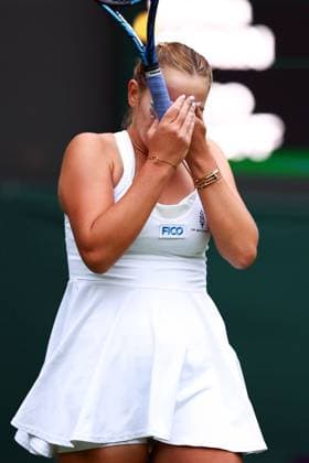 Mandatory Credit: Photo by Simon Dael Shutterstock (13992952gg) Sofia Kenin celebrates victory in her first round match Wimbledon Tennis Championships, Day 1, The All England Lawn Tennis and Croquet Club, London, UK - 03 Jul 2023 Wimbledon Tennis Championships, Day 1, The All England Lawn Tennis and Croquet Club, London, UK - 03 Jul 2023  Copyright: xSimonxDael Shutterstockx 13992952gg