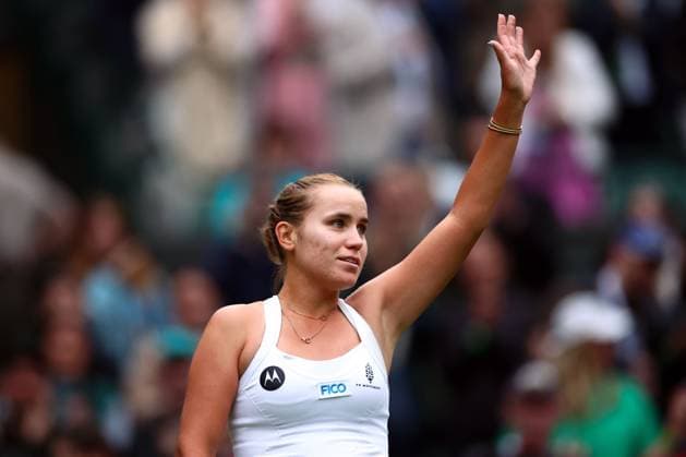 Mandatory Credit: Photo by Simon Dael Shutterstock (13992952gj) Sofia Kenin celebrates victory in her first round match Wimbledon Tennis Championships, Day 1, The All England Lawn Tennis and Croquet Club, London, UK - 03 Jul 2023 Wimbledon Tennis Championships, Day 1, The All England Lawn Tennis and Croquet Club, London, UK - 03 Jul 2023  Copyright: xSimonxDael Shutterstockx 13992952gj