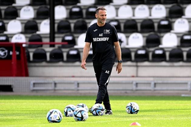 30-06-2023 pmk NG120486 Fussball Herren 3.Liga Saison 2023 2024 Sportclub-Arena Verl SC Verl - Trainingsauftakt Alexander ENDE -Trainer- Verl *** 30 06 2023 pmk NG120486 football men 3 league season 2023 2024 Sportclub Arena Verl SC Verl training start Alexander ENDE coach Verl