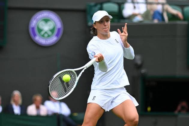 Wimbledom Championships Day 1 Iga Swiatek (POL) plays her first round match at the 2023 Wimbledon Championships at the AELTC in London, UK on July 3, 2023. Photo by Corinne Dubreuil ABACAPRESS.COM London United Kingdom  Copyright: xDubreuilxCorinne ABACAx 859389_014 DubreuilxCorinne ABACAx 859389_014