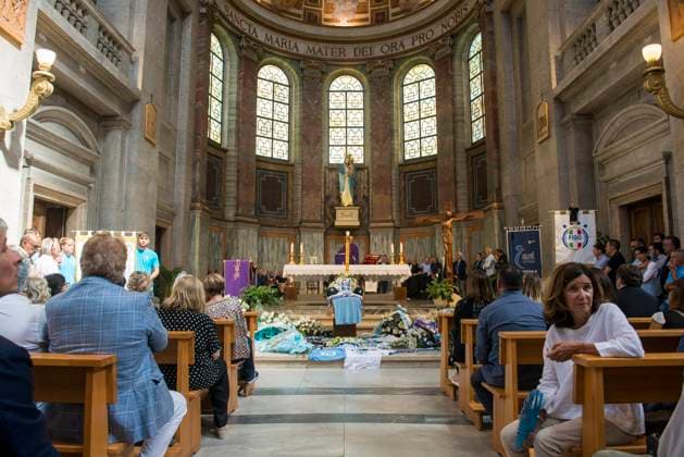 Foto Valentina Stefanelli LaPresse 4 Luglio 2023 Roma, Italia - Cronaca - I funerali di Vincenzo D Amico nella Chiesa Gran Madre di Dio, nella piazza di Ponte Milvio. Nella foto: un momento del rito funebre. July 4, 2023 Rome, Italy - News - The funeral of Vincenzo D Amico at the Gran Madre di Dio Church in Ponte Milvio square. In the photo: a moment of the funeral ceremony.  Copyright: xValentinaxStefanelli LaPressex