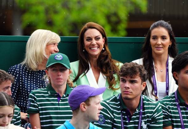 Mandatory Credit: Photo by Javier Garcia Shutterstock (13995877x) Catherine Princess of Wales watching the action on Court 18 with Wimbledon board member Debbie Jevans and former player Laura Robson Wimbledon Tennis Championships, Day 2, The All England Lawn Tennis and Croquet Club, London, UK - 04 Jul 2023 Wimbledon Tennis Championships, Day 2, The All England Lawn Tennis and Croquet Club, London, UK - 04 Jul 2023  Copyright: xJavierxGarcia Shutterstockx 13995877x