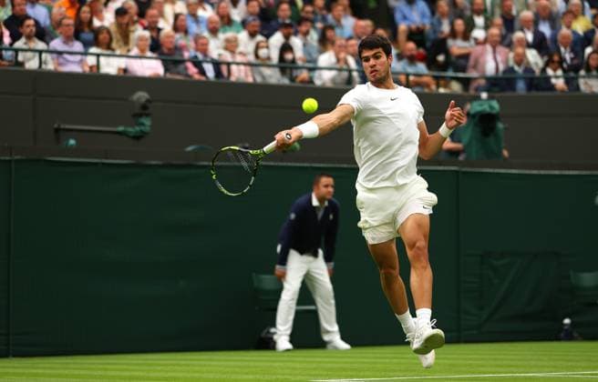 Mandatory Credit: Photo by Ella Ling Shutterstock (13995851b) Carlos Alcaraz Wimbledon Tennis Championships, Day 2, The All England Lawn Tennis and Croquet Club, London, UK - 04 Jul 2023 Wimbledon Tennis Championships, Day 2, The All England Lawn Tennis and Croquet Club, London, UK - 04 Jul 2023  Copyright: xEllaxLing Shutterstockx 13995851b