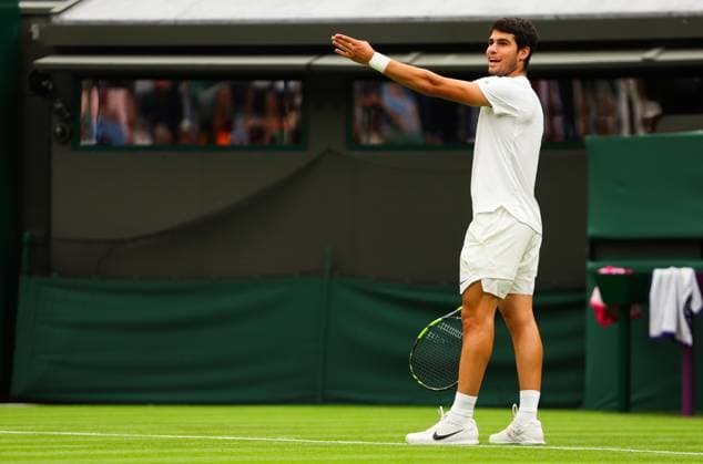 Mandatory Credit: Photo by Ella Ling Shutterstock (13995851f) Carlos Alcaraz Wimbledon Tennis Championships, Day 2, The All England Lawn Tennis and Croquet Club, London, UK - 04 Jul 2023 Wimbledon Tennis Championships, Day 2, The All England Lawn Tennis and Croquet Club, London, UK - 04 Jul 2023  Copyright: xEllaxLing Shutterstockx 13995851f