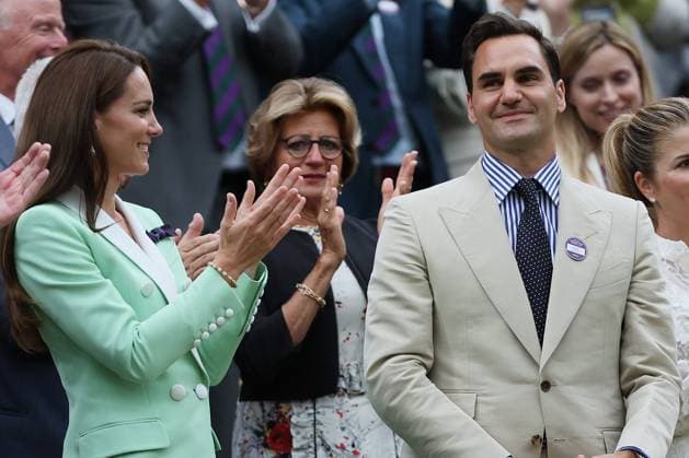 Great Britain, London, All England Lawn Tennis Club, The Championships Wimbledon 2023 - DAY 1- 04 07 2023 Former player Swiss Roger Federer honoured in the Royal Box for his career during a ceremony with The Duchess of Cambridge Kate Middleton, his wife Mirka Federer and his parents Robert and Linette Federer The Championships Wimbledon 2023- Roger Federer- Kate Middelton - 04 07 2023 PhotoNews Panoramic 