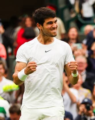 Mandatory Credit: Photo by Ella Ling Shutterstock (13995851az) Carlos Alcaraz celebrates Victory Wimbledon Tennis Championships, Day 2, The All England Lawn Tennis and Croquet Club, London, UK - 04 Jul 2023 Wimbledon Tennis Championships, Day 2, The All England Lawn Tennis and Croquet Club, London, UK - 04 Jul 2023  Copyright: xEllaxLing Shutterstockx 13995851az