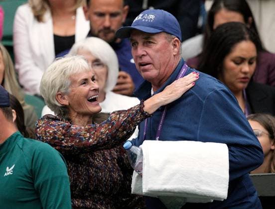 Sport Themen der Woche KW27 Sport Bilder des Tages Mandatory Credit: Photo by Dave Shopland Shutterstock (13995876dn) Judy Murray and Ivan Lendl Wimbledon Tennis Championships, Day 2, The All England Lawn Tennis and Croquet Club, London, UK - 04 Jul 2023 Wimbledon Tennis Championships, Day 2, The All England Lawn Tennis and Croquet Club, London, UK - 04 Jul 2023  Copyright: xDavexShopland Shutterstockx 13995876dn
