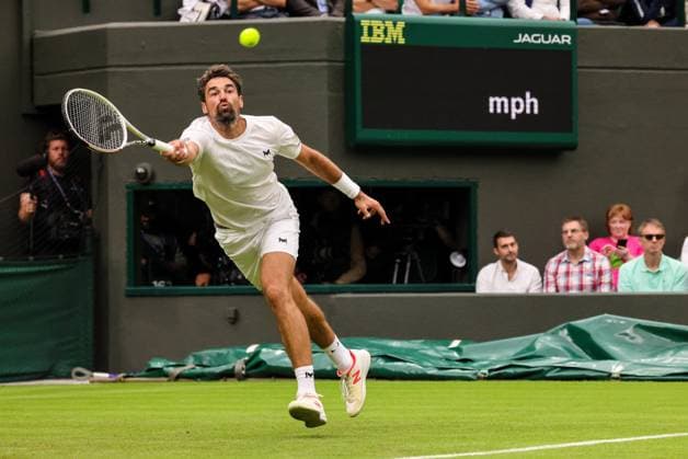 2023 Wimbledon Tournament LONDRES, LO - 04.07.2023: 2023 WIMBLEDON TOURNAMENT - Jeremy Chardy (FRA) during the 2023 Wimbledon Tournament held in London, England. (Photo: Andre Chaco Fotoarena) x2397063x  AndrexChaco