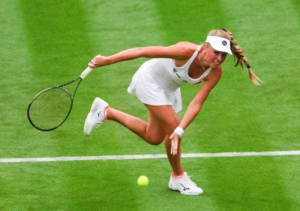 Mandatory Credit: Photo by Ella Ling Shutterstock (13995851bb) Magdalena Frech Wimbledon Tennis Championships, Day 2, The All England Lawn Tennis and Croquet Club, London, UK - 04 Jul 2023 Wimbledon Tennis Championships, Day 2, The All England Lawn Tennis and Croquet Club, London, UK - 04 Jul 2023  Copyright: xEllaxLing Shutterstockx 13995851bb