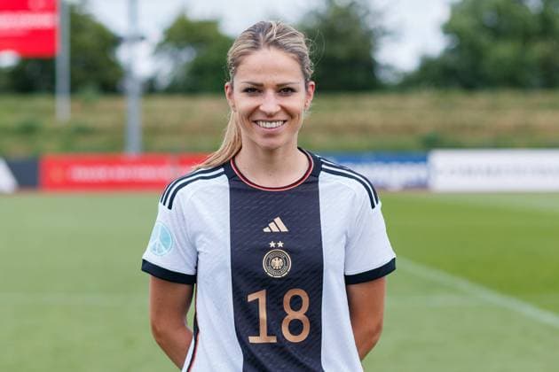 Melanie Leupolz GER, 18 portrait, single image, 03 07 2023, Herzogenaurach Germany , Football, Women, German National Team, Media Day, DFB DFL REGULATES PROHIBIT ANY USE OF PHOTOGRAPHS AS IMAGE SEQUENCES AND OR QUASI VIDEO xprx