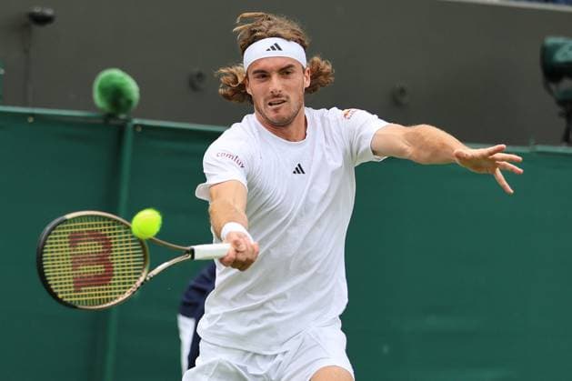 TENNIS - Wimbledon 2023 LONDON,ENGLAND,04.JUL.23 - TENNIS - ATP, Tennis Herren World Tour, Wimbledon, Grand Slam. Image shows Stefanos Tsitsipas (GRE).  GEPAxpictures xAlanxGrieves