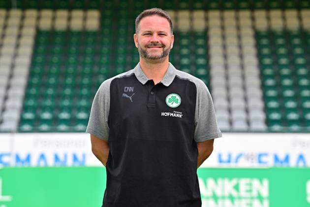 04 07 2023 SpVgg Greuther Fürth Kleeblatt Spielvereinigung 2 Fussball Bundesliga Saison 2023 2024 Fototermin Porträttermin Vorstellung Presentation Pressterminin Einzelbild Einzelphoto Portrait Headshot Daniel Wiegand Team Coordinator Zeugwart SpVgg Greuther Fürth