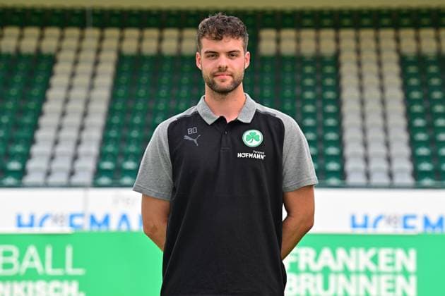 04 07 2023 SpVgg Greuther Fürth Kleeblatt Spielvereinigung 2 Fussball Bundesliga Saison 2023 2024 photo appointment portrait appointment presentation press appointment single photo portrait portrait head shot Bjarne Oslender video analysis SpVgg Greuther Fürth