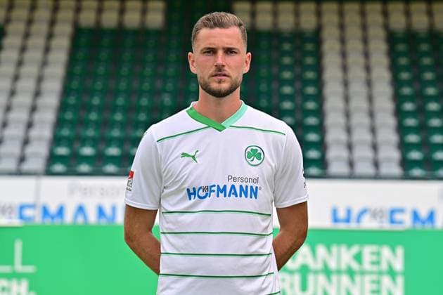 04 07 2023 SpVgg Greuther Fürth Kleeblatt Spielvereinigung 2 Football Bundesliga Season 2023 2024 photo appointment portrait appointment presentation press appointment single photo portrait portrait headshot Dennis Srbeny 7, SpVgg Greuther Fürth