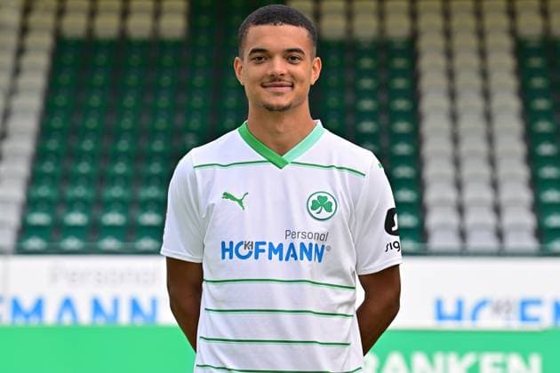 04 07 2023 SpVgg Greuther Fürth Kleeblatt Spielvereinigung 2 Fussball Bundesliga Saison 2023 2024 photo appointment portrait appointment presentation press appointment single photo portrait portrait headshot Maximilian Solomon Dietz 33, SpVgg Greuther Fürth