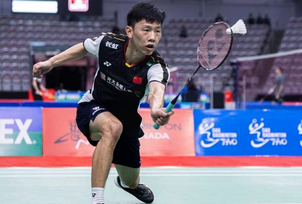 (230705) -- CALGARY, July 5, 2023 -- Lei Lanxi of China returns a shot during the second round of men s singles qualification match against Kashyap Parupalli of India at the 2023 Canada Open badminton tournament in Calgary, Canada, on July 4, 2023. (Photo by Xinhua) (SP)CANADA-CALGARY-BADMINTON-CANADA OPEN-MEN S SINGLES-QUALIFICATION ZouxZheng 