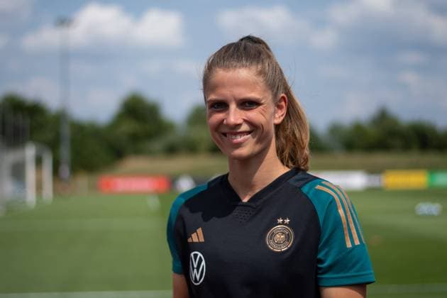 Tabea Sellner Germany, 15, born Waßmuth laughs, GER, DFB football women national team, public training, FIFA World Cup preparation 2023 in Herzogenaurach, 04 07 2023 GER, DFB football women national team, public training, FIFA World Cup preparation 2023 in Herzogenaurach, 04 07 2023 Herzogenaurach Copyright: xEibner-Pressefoto Memmlerx EP_MMR