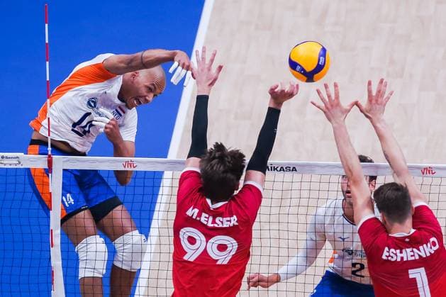 (230705) -- PASAY CITY, July 5, 2023 -- Nimir Abdel-Aziz (L) of the Netherlands spikes the ball during the Pool 6 match between Canada and the Netherlands at the Men s Volleyball Nations League in Pasay City, the Philippines, July 5, 2023. ) (SP)THE PHILIPPINES-PASAY CITY-VOLLEYBALL-NATIONS LEAGUE-MEN-CAN VS NED ROUELLExUMALI 