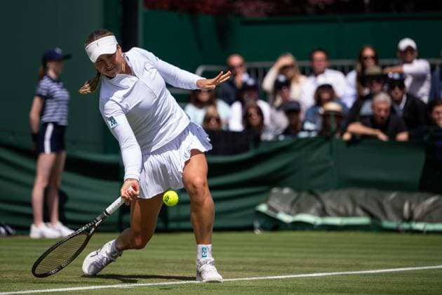 230705 Rebecca Peterson of Sweden competes in a first round singles tennis match against Sloane Stephens of USA during day 3 of Wimbledon on July 5, 2023 in London Photo Jesper Zerman BILDBYRAN COP 234 JZ0391 tennis wimbledon day 3 bbeng  Copyright: JESPERxZERMAN BB230705JZ039