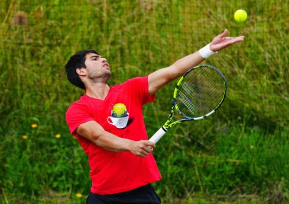 Sport Bilder des Tages Mandatory Credit: Photo by Javier Garcia Shutterstock (13995913bf) Carlos Alcaraz on the practice courts Wimbledon Tennis Championships, Day 3, The All England Lawn Tennis and Croquet Club, London, UK - 05 Jul 2023 Wimbledon Tennis Championships, Day 3, The All England Lawn Tennis and Croquet Club, London, UK - 05 Jul 2023  Copyright: xJavierxGarcia Shutterstockx 13995913bf