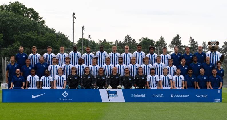 Hertha BSC 2 Bundesliga, portrait date 2023 2024, team photo, hi row v li game analyst Etienne Dzwonkowsky Hertha BSC , Florian Niederlechner Hertha BSC , Fabian Reese Hertha BSC , Filip Uremovic Hertha BSC , Wilfried Kanga Hertha BSC , Lucas Tousart Hertha BSC , Kelian Nsona Hertha BSC , Marton Dardai Hertha BSC , Tony Rölke Hertha BSC , Joel da Silva Kiala Hertha BSC , Jessic Ngankam Hertha BSC , Ibrahim Maza Hertha BSC , Athletic trainer Hendrik Vieth Hertha BSC , Athletic trainer Henrik Kuchno Hertha BSC , Game analyst Gabor Ruhr Hertha BSC , Mascot Herthinho mi row from left Co coach Tamas Bodog Hertha BSC , Coach Pal Dardai Hertha BSC , Goalkeeper coach Andreas Menger Hertha BSC , Mesut Kesik Hertha BSC , Pascal Klemens Hertha BSC , Myziane Maolida Hertha BSC , Krzysztof Piatek Hertha BSC , Derry Scherhant Hertha BSC , Tolga Cigerci Hertha BSC , Marc Oliver Kempf Hertha BSC , Veit Stange Hertha BSC , Linus Gechter Hertha BSC , Gustav Christensen Hertha BSC , Physiotherapist Jürgen Lange Hertha BSC , Physiotherapist Frederick Syna Hertha BSC , Zeugwart Hendrik Herzog Hertha BSC , physiotherapist Anne Kaube Hertha BSC bottom row from left Co coach Admir Hamzagic Hertha BSC , Jeremy Dudziak Hertha BSC , Deyovaisio Zeefuik Hertha BSC , Julian Eitschberger Hertha BSC , Goalkeeper Tim Goller Hertha BSC , Goalkeeper Robert Kwasigroch Hertha BSC , Goalkeeper Alexander Schwolow Hertha BSC , Goalkeeper Oliver Christensen Hertha BSC , Goalkeeper Marius Gersbeck Hertha BSC , Goalkeeper Tjark Ernst Hertha BSC , Marco Richter Hertha BSC , Marten Winkler Hertha BSC , Jonjoe Kenny Hertha BSC , Head of Team Management Sami Allagui Hertha BSC , Witness Robert Abramczyk Hertha BSC , Team Manager Maximilian F Copyright: xSebastianxRäppold MatthiasxKochx