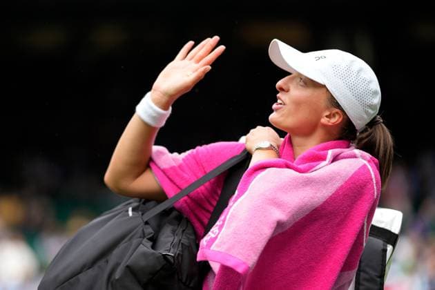 Mandatory Credit: Photo by Dave Shopland Shutterstock (13995910ex) Iga Swiatek celebrates victory in her second round match Wimbledon Tennis Championships, Day 3, The All England Lawn Tennis and Croquet Club, London, UK - 05 Jul 2023 Wimbledon Tennis Championships, Day 3, The All England Lawn Tennis and Croquet Club, London, UK - 05 Jul 2023  Copyright: xDavexShopland Shutterstockx 13995910ex