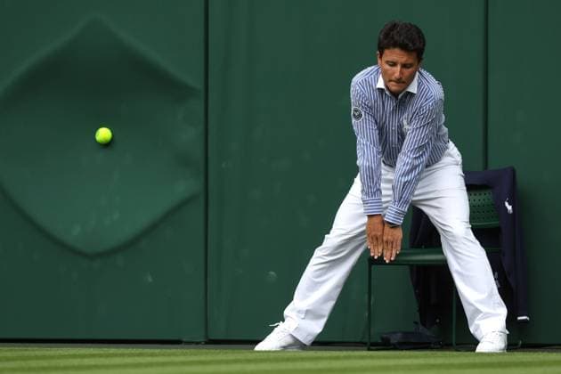 Tennis, Wimbledon replaces line judges with electronics