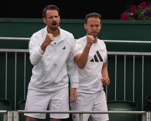 Tennis - 2023 Wimbledon Championships - Week One - Day Four - All England lawn Tennis & Racquet Club, Wimbledon - Thursday 6th July Karolina Muchova (CZE) v Jule Niemeier (GER) Jule Niemeier (GER) gets encouragement from her coaches 