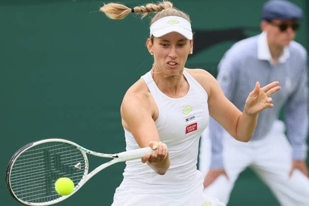 Great Britain, London, All England Lawn Tennis Club, The Championships Wimbledon 2023 - DAY 4- 06 07 2023 Belgian player Elise Mertens (BEL) pictured during her second round against Elina Svitolina (UKR) in London , All England Lawn Tennis Club at The Championships Wimbledon 2023 The Championships Wimbledon 2023- DAY 4- 06 07 2023 PhotoNews Panoramic 