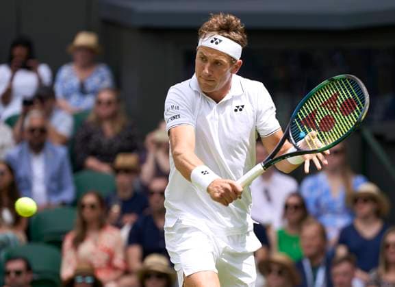at the 2023 Wimbledon Championships Casper Ruud (NOR) plays during his second round match against Liam Broady GBR on Day Four at the 2023 Wimbledon Championships at the All England Club, London, United Kingdom,, Credit:Peter van den Berg Avalon United Kingdom, England, London, All England Lawn Tennis and Croquet Club  Copyright: xPeterxvanxdenxBergx xAvalonx 0787559542