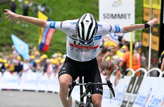 Sport Bilder des Tages CAUTERETS CAMBASQUE, FRANCE - JULY 06 : Pogacar Tadej (SVN) of UAE Team Emirates during stage 6 of the 110th edition of the Tour de France 2023 cycling race, a stage of 145 kms with start in Tarbes and finish in Cauterets Cambasque on July 06, 2023 in Cauterets Cambasque, France, 06 07 2023 ( Motordriver Kenny Verfaillie - Tour de France 2023 - Stage 06 PhotoNews Panoramic 