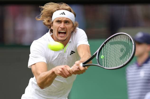 Alexander Zverev, GER, during rain delayed first round of 2023 All England Lawn Tennis Championships at Wimbledon, gentlemens singles, London, 06 07 2023