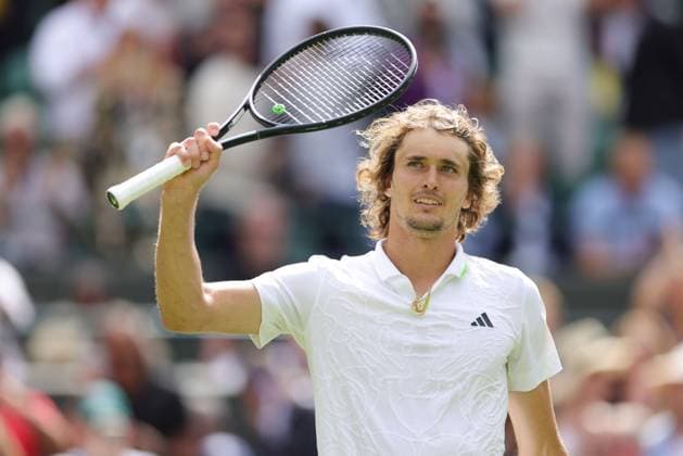 Alexander Zverev, GER, during rain delayed first round of 2023 All England Lawn Tennis Championships at Wimbledon, gentlemens singles, London, 06 07 2023