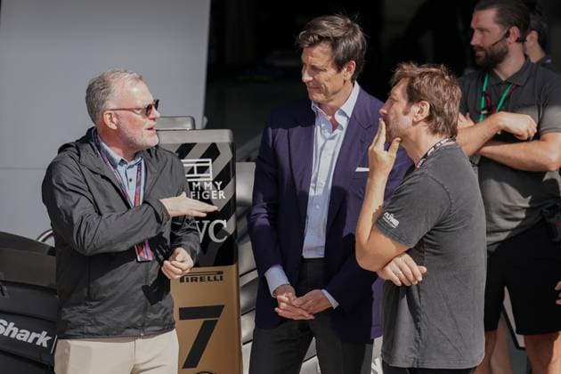 FORMULA 1 ARAMCO BRITISH GRAND PRIX 2023, 06 07 2023 Toto Wolff meets with APXGP race team, Brad Pitt film crew, during the FORMULA 1 ARAMCO BRITISH GRAND PRIX 2023 at Silverstone Circuit, Silverstone, United Kingdom on 6 July 2023 Editorial Use Only Copyright: xEveryxSecondxMediax ESM-0745-0050