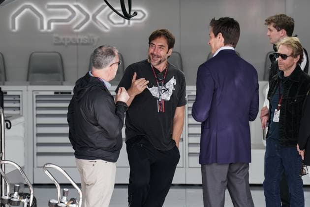 FORMULA 1 ARAMCO BRITISH GRAND PRIX 2023, 06 07 2023 Toto Wolff visits APXGP garage, Brad Pitt film during the FORMULA 1 ARAMCO BRITISH GRAND PRIX 2023 at Silverstone Circuit, Silverstone, United Kingdom on 6 July 2023 Editorial Use Only Copyright: xEveryxSecondxMediax ESM-0745-0051