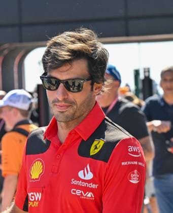 Formula 1 Lenovo British Grand Prix Carlos Sainz arrives in the Paddock on practice day during the Formula 1 Aramco British Grand Prix at Silverstone, Towcester, Northamptonshire, UK on July 07 2023. Lee Floyd, Credit:Lee Floyd Avalon UK, Northamptonshire, Towcester, Silverstone  Copyright: xLeexFloydx xAvalonx 0787696842