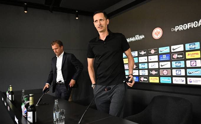 07 07 2023, xjhx, football 1 Bundesliga, Eintracht Frankfurt press conference Dino Toppmöller emspor, f l Sport Board Markus Kroesche Krösche Director of Sports of Eintracht Frankfurt, coach Dino Toppmöller Toppmoeller Eintracht Frankfurt DFL DFB REGULATIONS PROHIBIT ANY USE OF PHOTOGRAPHS as IMAGE SEQUENCES and or QUASI VIDEO Frankfurt am Main