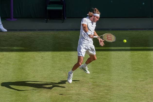 2023 Wimbledon Tournament LONDRES, LO - 07.07.2023: 2023 WIMBLEDON TOURNAMENT - Stefanos Tsitsipas (GRE) during Wimbledon 2023 Tournament held in London, England. (Photo: Andre Chaco Fotoarena) x2398459x  AndrexChaco