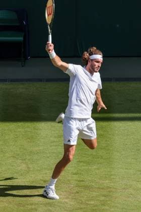 2023 Wimbledon Tournament LONDRES, LO - 07.07.2023: 2023 WIMBLEDON TOURNAMENT - Stefanos Tsitsipas (GRE) during Wimbledon 2023 Tournament held in London, England. (Photo: Andre Chaco Fotoarena) x2398460x  AndrexChaco