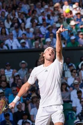 2023 Wimbledon Tournament LONDRES, LO - 07.07.2023: 2023 WIMBLEDON TOURNAMENT - Stefanos Tsitsipas (GRE) during Wimbledon 2023 Tournament held in London, England. (Photo: Andre Chaco Fotoarena) x2398500x  AndrexChaco
