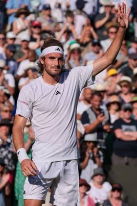2023 Wimbledon Tournament LONDRES, LO - 07.07.2023: 2023 WIMBLEDON TOURNAMENT - Stefanos Tsitsipas (GRE) during Wimbledon 2023 Tournament held in London, England. (Photo: Andre Chaco Fotoarena) x2398510x  AndrexChaco