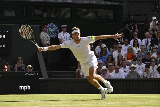 Tennis : Wimbledon 2023 - Angleterre - Stefano Tsitsipas - Grece Tennis : Wimbledon 2023 - Angleterre- 07 07 23 ChrysleneCaillaud Panoramic  