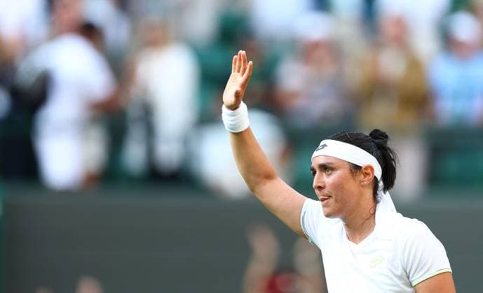 Sport Bilder des Tages Mandatory Credit: Photo by Simon Dael Shutterstock (13995929fj) Ons Jabeur celebrates after their match vs Zhuoxuan Bai Wimbledon Tennis Championships, Day 5, The All England Lawn Tennis and Croquet Club, London, UK - 07 Jul 2023 Wimbledon Tennis Championships, Day 5, The All England Lawn Tennis and Croquet Club, London, UK - 07 Jul 2023  Copyright: xSimonxDael Shutterstockx 13995929fj