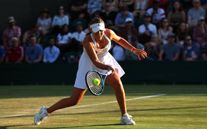 Mandatory Credit: Photo by Ella Ling Shutterstock (13995924eq) Sofia Kenin in action against Elina Svitolina Wimbledon Tennis Championships, Day 5, The All England Lawn Tennis and Croquet Club, London, UK - 07 Jul 2023 Wimbledon Tennis Championships, Day 5, The All England Lawn Tennis and Croquet Club, London, UK - 07 Jul 2023  Copyright: xEllaxLing Shutterstockx 13995924eq