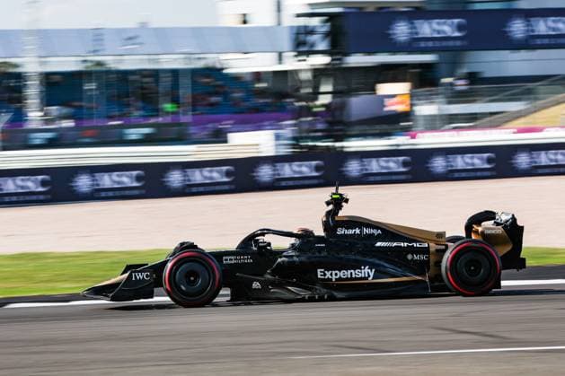 09 PEARCE Joshua, Modified F2 car prepared by Mercedes Applied Science and Carlin for the fictional Apex APXGP team in the F1 movie by Apple Studios Bruckheimer Films, action with onboard film cameras during the 2023 Formula 1 Aramco British Grand Prix, 10th round of the 2023 Formula One World Championship, WM, Weltmeisterschaft from July 7 to 9, 2023 on the Silverstone Circuit, in Silverstone, United Kingdom - F1 - BRITISH GRAND PRIX 2023 DPPI Panoramic  00123024_AV6_4156 